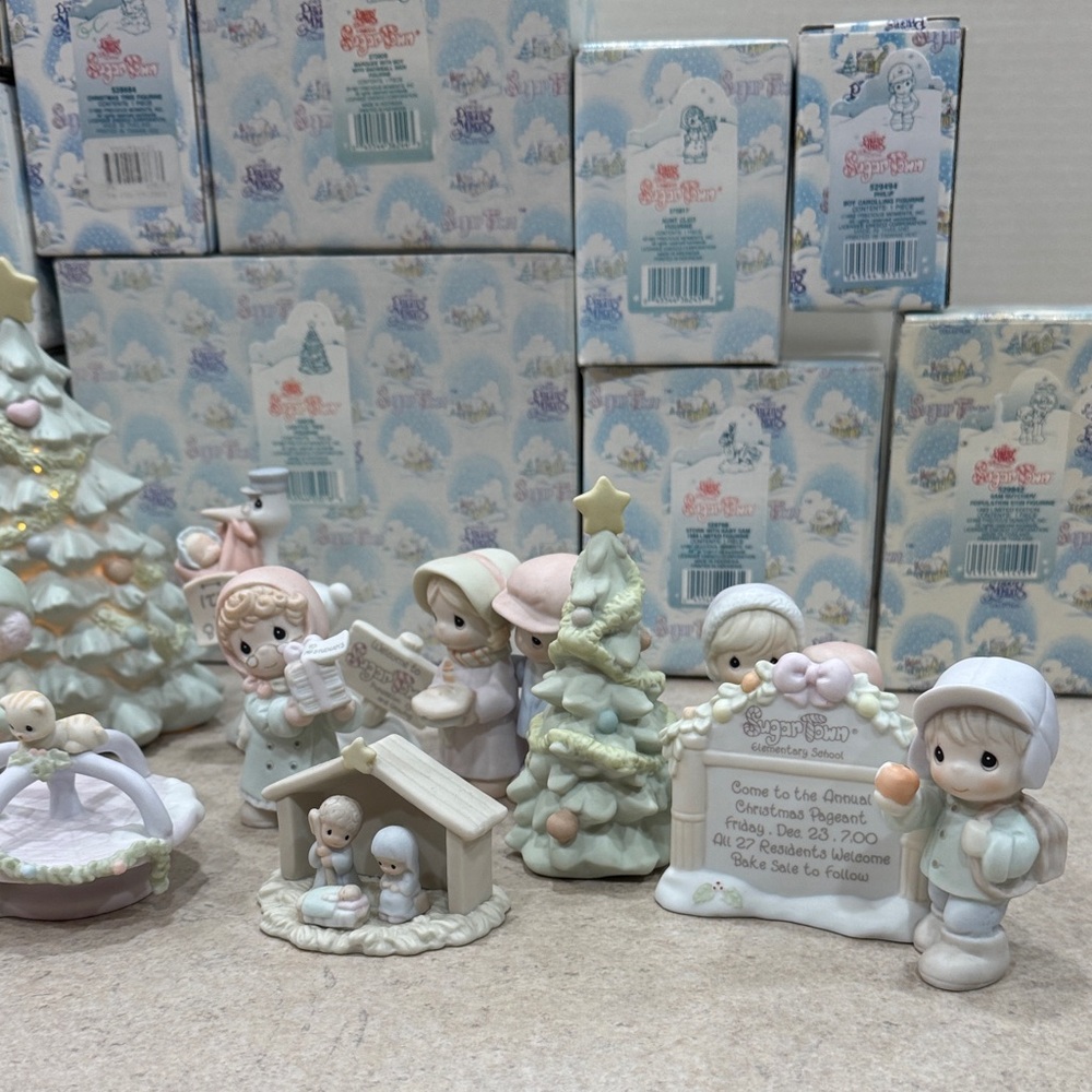 Precious Moments Sugar Town Figurines 13 pc - Picture 4 of 6
